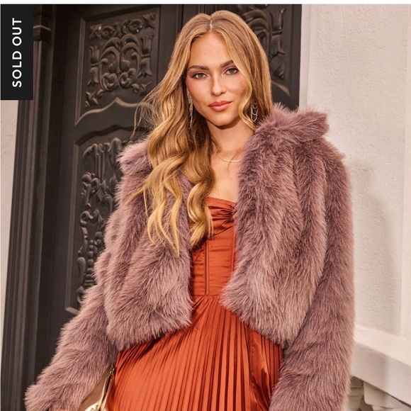 Vici Jackets & Blazers - Vici Undeniably Her Faux Fur Jacket in Mocha